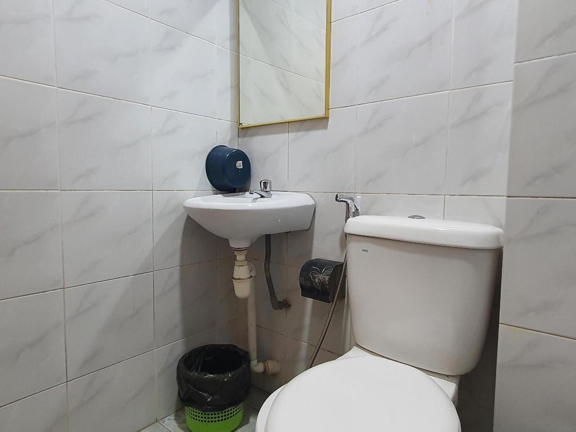 Oyo 90964 Melody 88 Inn Мири Екстериор снимка