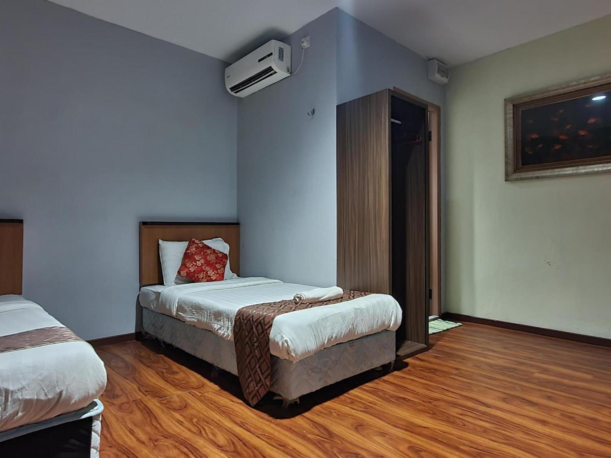Oyo 90964 Melody 88 Inn Мири Екстериор снимка